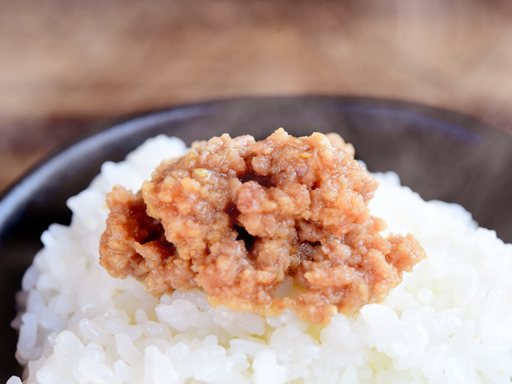 ご飯に肉みそ
