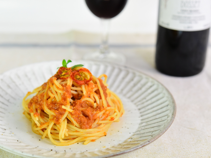 トマトソースパスタ