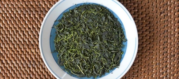 深緑の茶葉